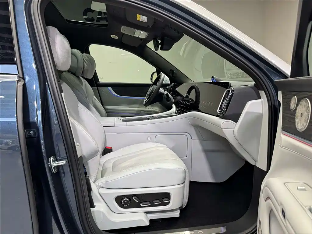AITO Wenjie AITO M9 2024 Extended Range Ultra 42kWh 6-Seater фото 20