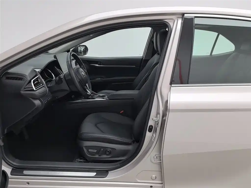 Toyota Camry 2021 2.0G Luxury Edition фото 10