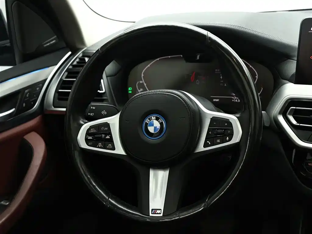 BMW iX3 2022 Innovation Leader фото 16