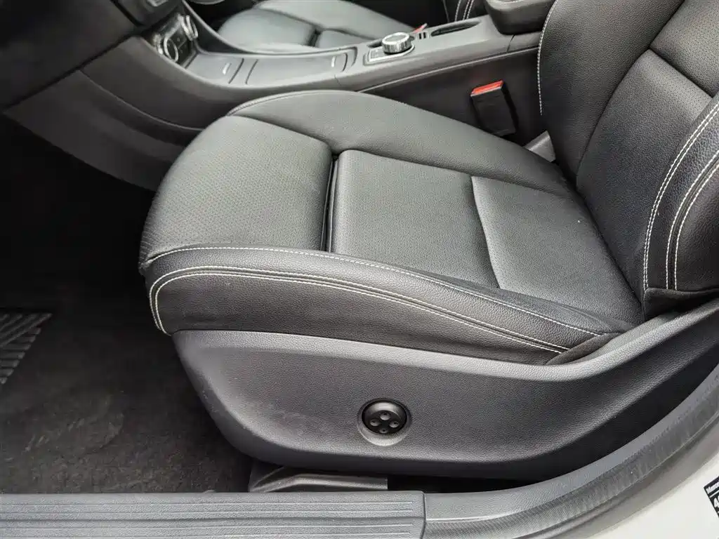 Mercedes-Benz GLA 2016 GLA 200 Fashion фото 20