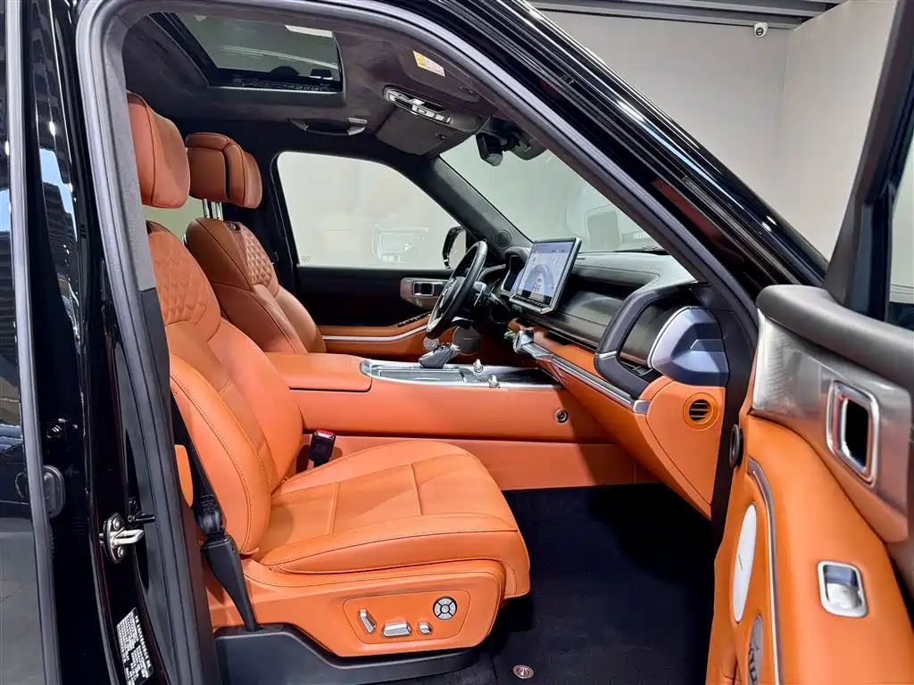 TANK TANK 700 NEW ENERGY