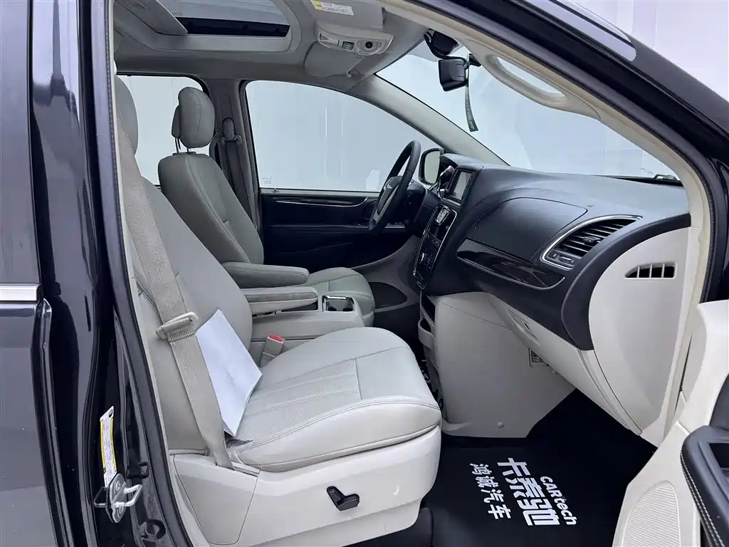Chrysler Grand Voyager (Import) 2015 2014 3.6L Comfort Edition