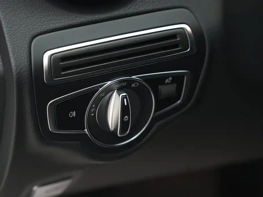 Mercedes-Benz C-Class 2019 Facelift C 260 L Sport фото 22