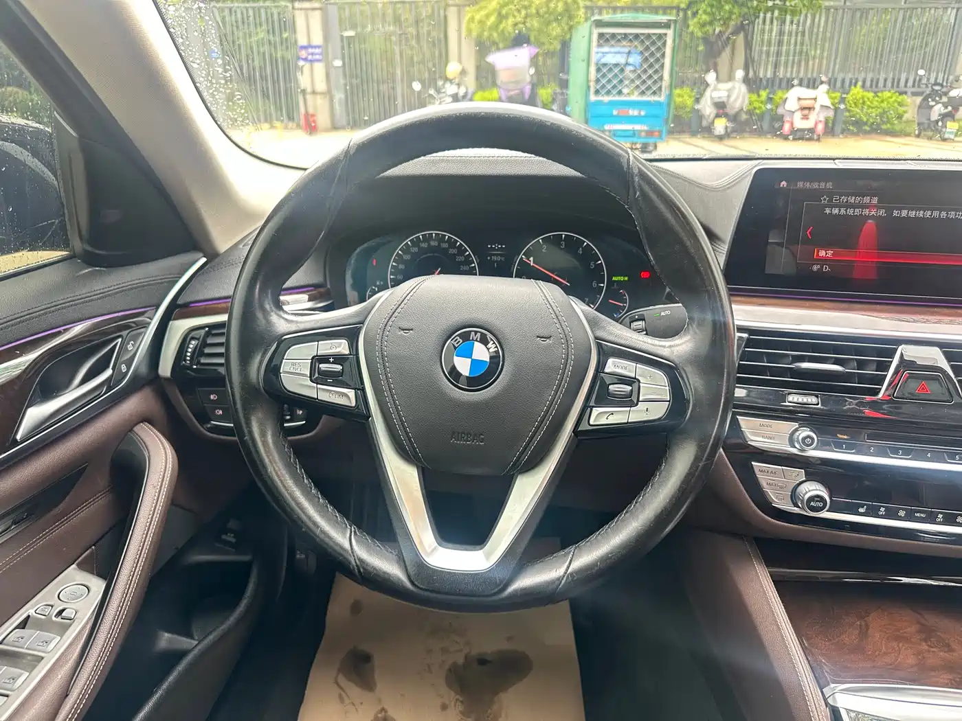 BMW 5 Series 2019 525Li Luxury Package фото 11