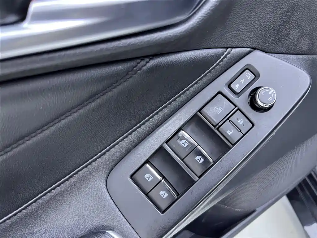 Toyota Avalon 2019 2.0L Progressive Edition (China VI) фото 23