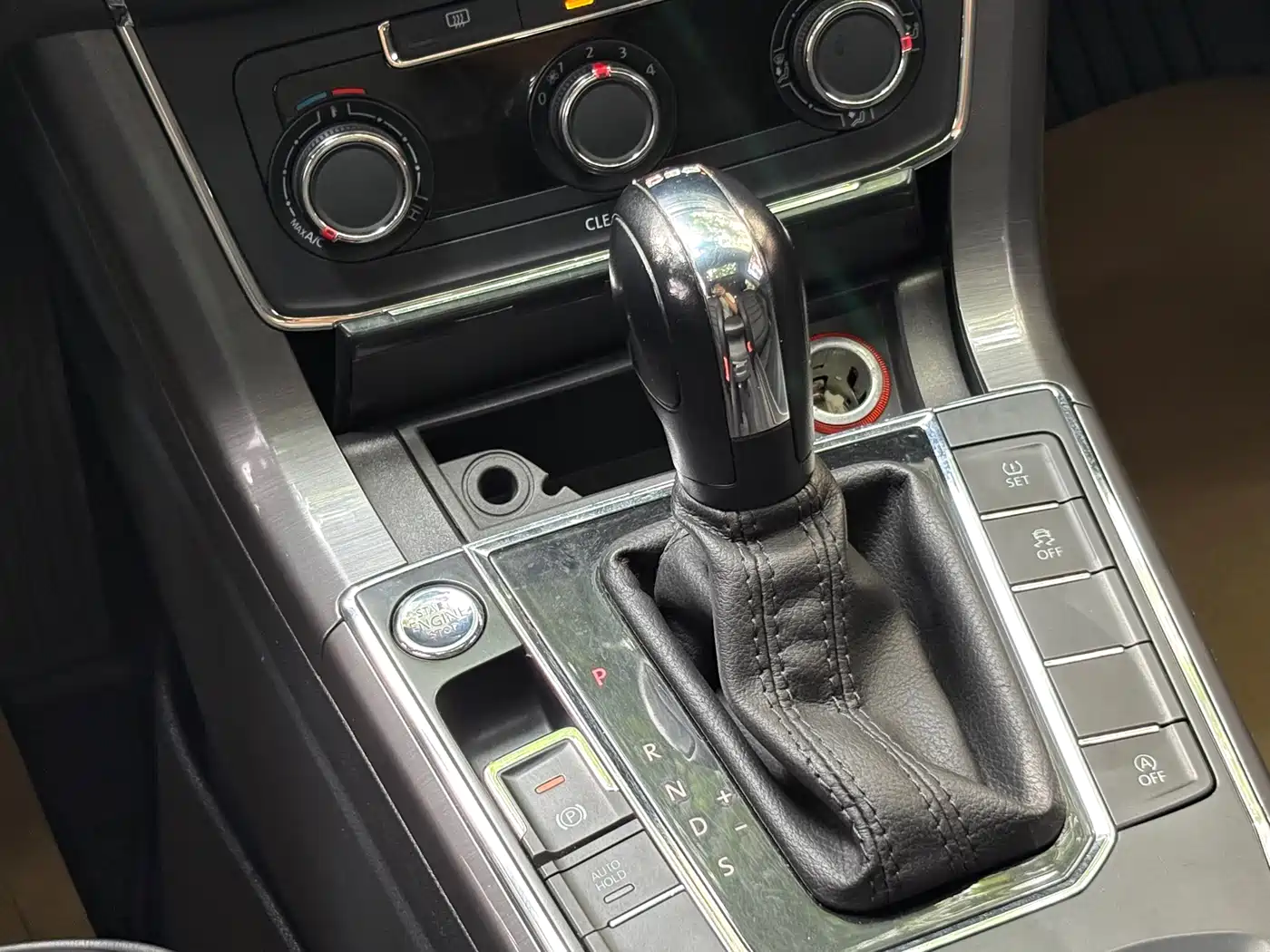 Volkswagen Passat 2017 280TSI DSG Prestige фото 10