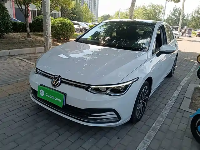 Volkswagen Golf 200TSI DSG Pro
