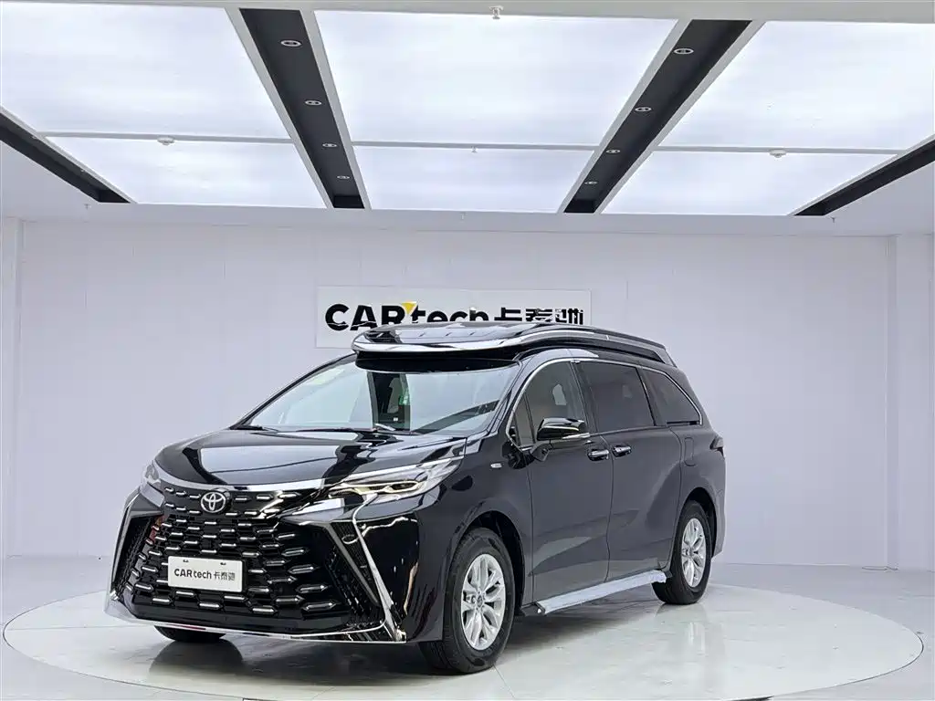 Toyota Granvia 2024 2.5L Hybrid Comfort фото 17