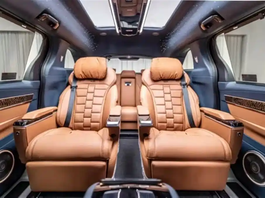 Toyota Granvia 2024 2.5L Hybrid Comfort фото 33