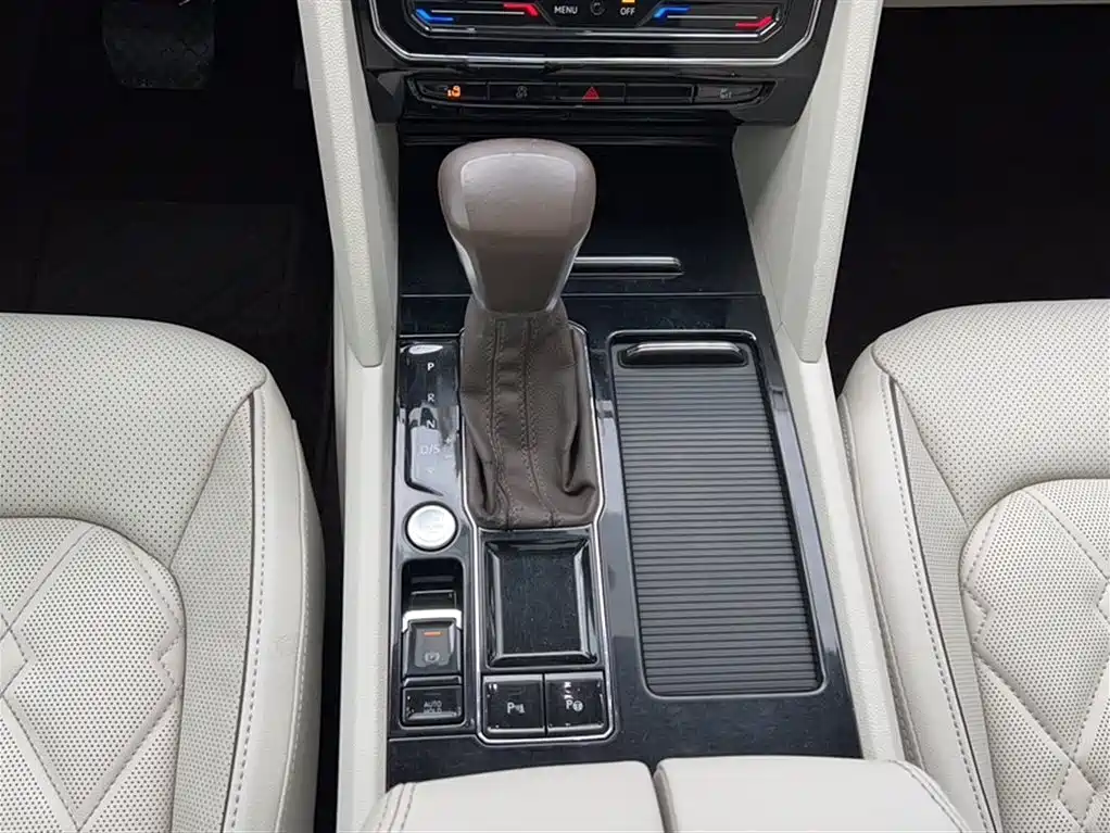 Volkswagen Viloran 2020 380TSI Premium фото 6