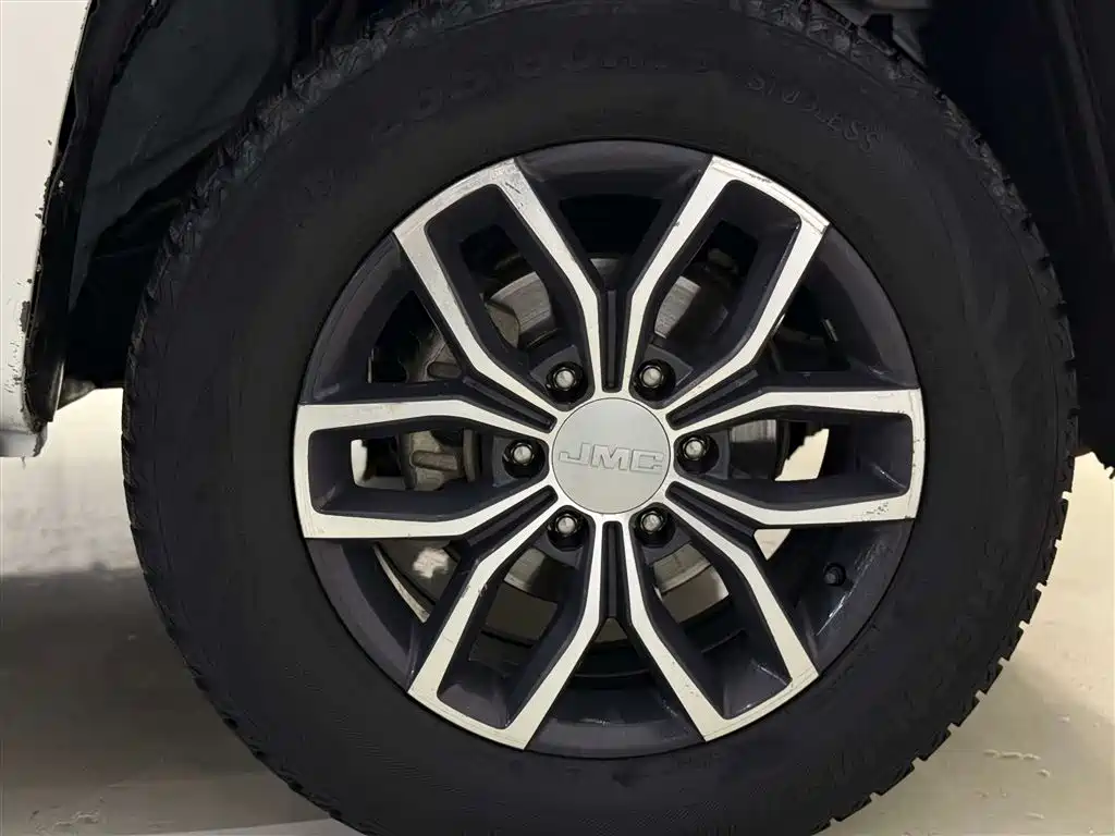 Jiangling Yuhu 9 2022 2022 2.0T Automatic Gasoline 4WD Comfort