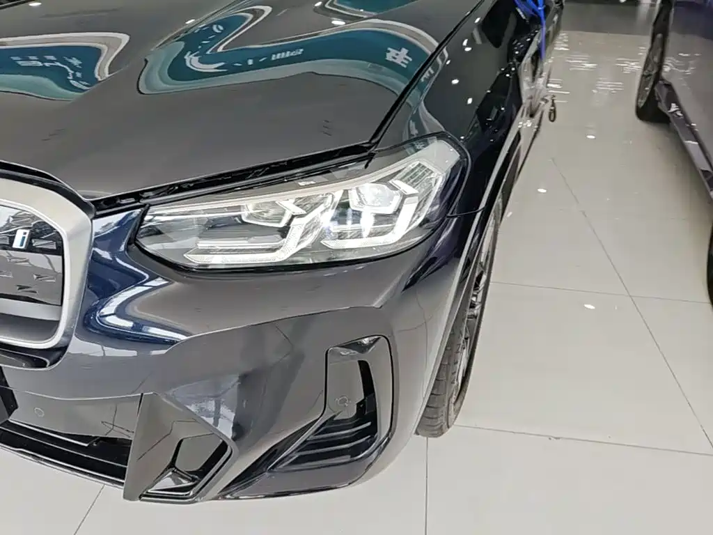 BMW iX3 2025 2024 Leading Edition