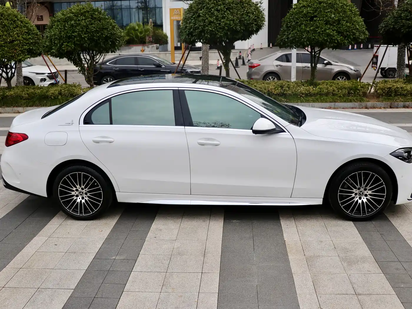 Mercedes-Benz C-Class 2023 Facelift C 260 L Sport Edition фото 7