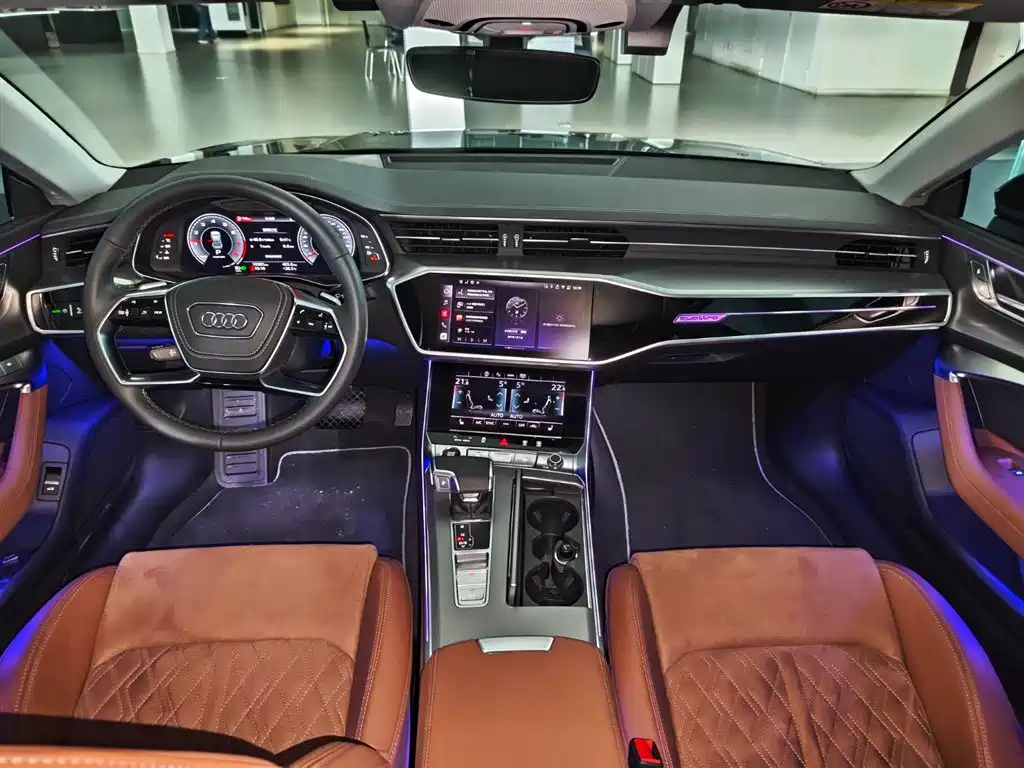 Audi A7L 2025 Model Year 45 TFSI quattro Premium фото 8