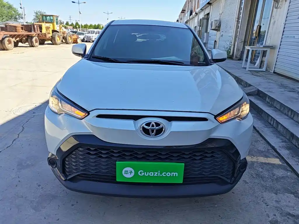 Photo 3 - Toyota Frontlander