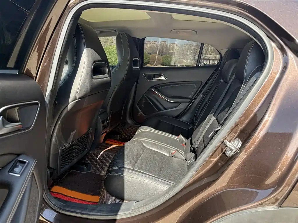 Mercedes-Benz GLA 2018 GLA 200 Fashion фото 23