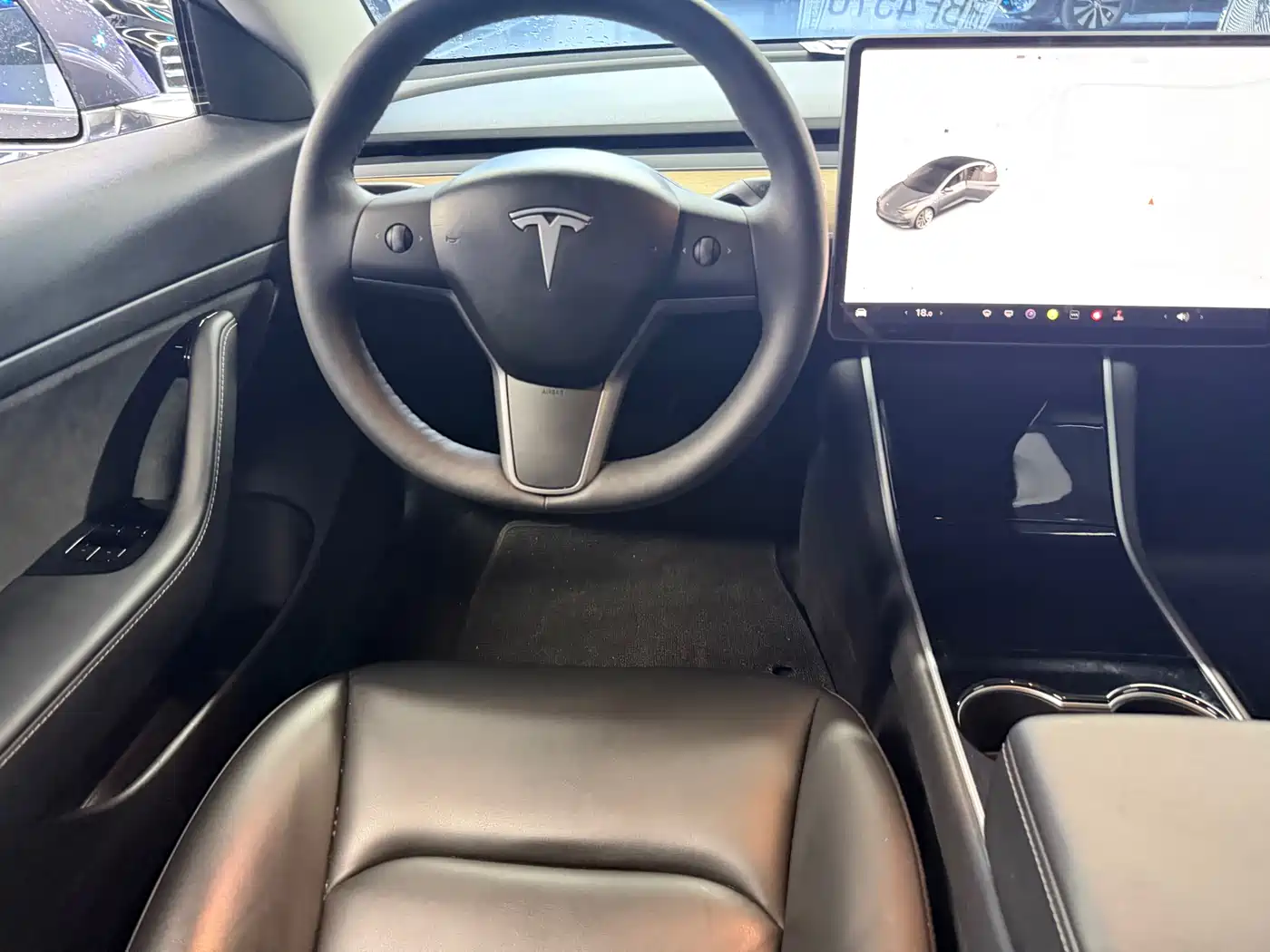 TESLA MODEL 3