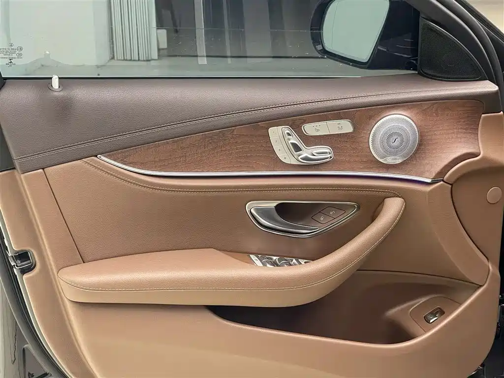 Mercedes-Benz E-Class 2020 E 300 L Luxury Model фото 12