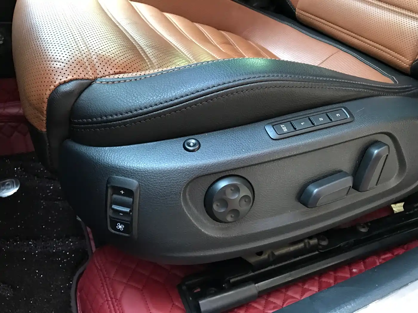 Volkswagen FAW-Volkswagen CC 2013 2.0TSI Ultimate фото 10