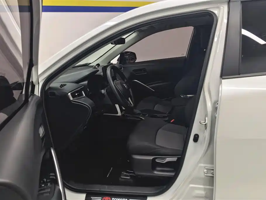 Toyota Frontlander 2022 2.0L CVT Leading Edition фото 9