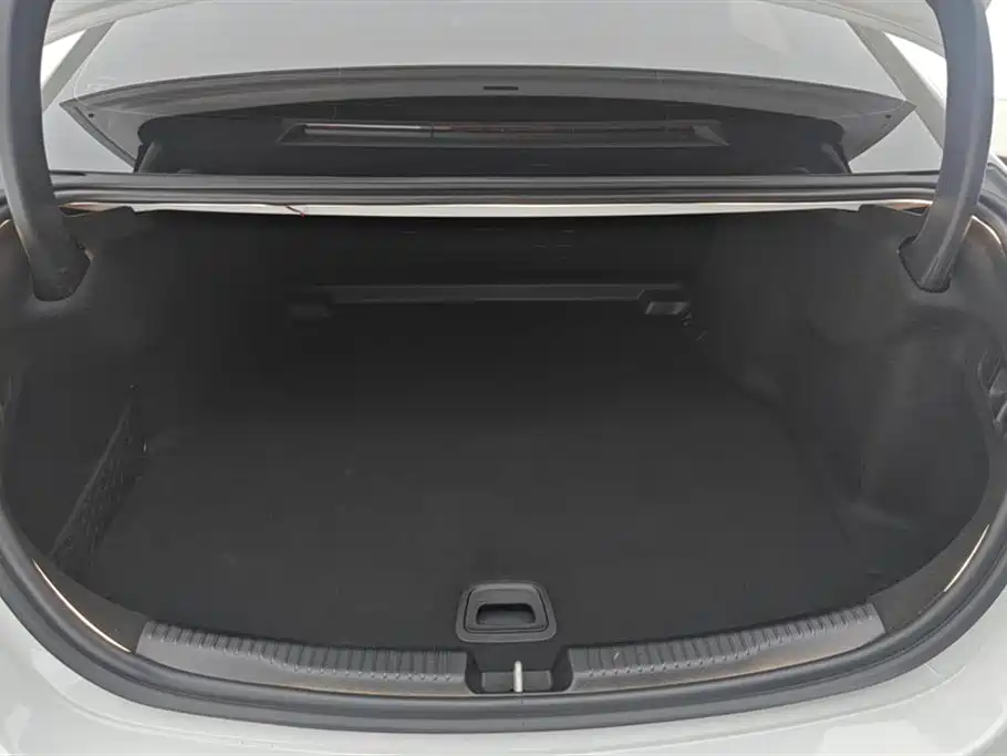 Mercedes-Benz C-Class 2023 Facelift C 200 L Sport Edition фото 4