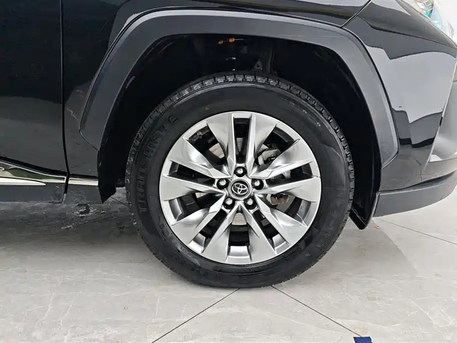 Toyota Wildlander 2022 2.0L CVT FWD Luxury PLUS Edition фото 6