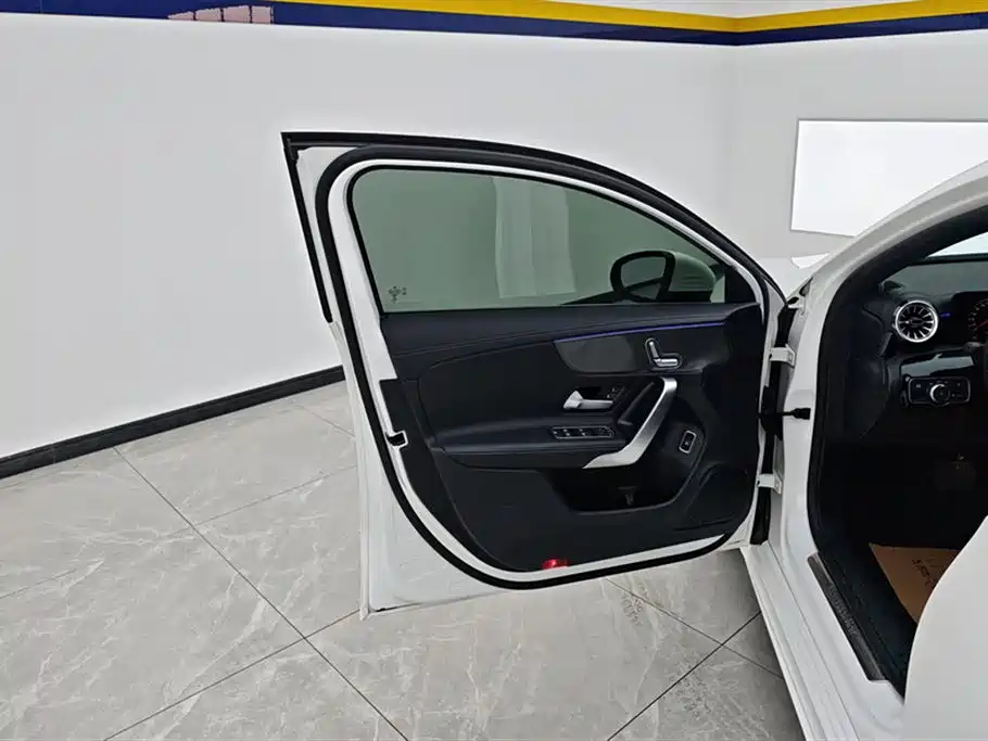 Mercedes-Benz A-Class 2022 A 200 L Sport Sedan Style фото 7