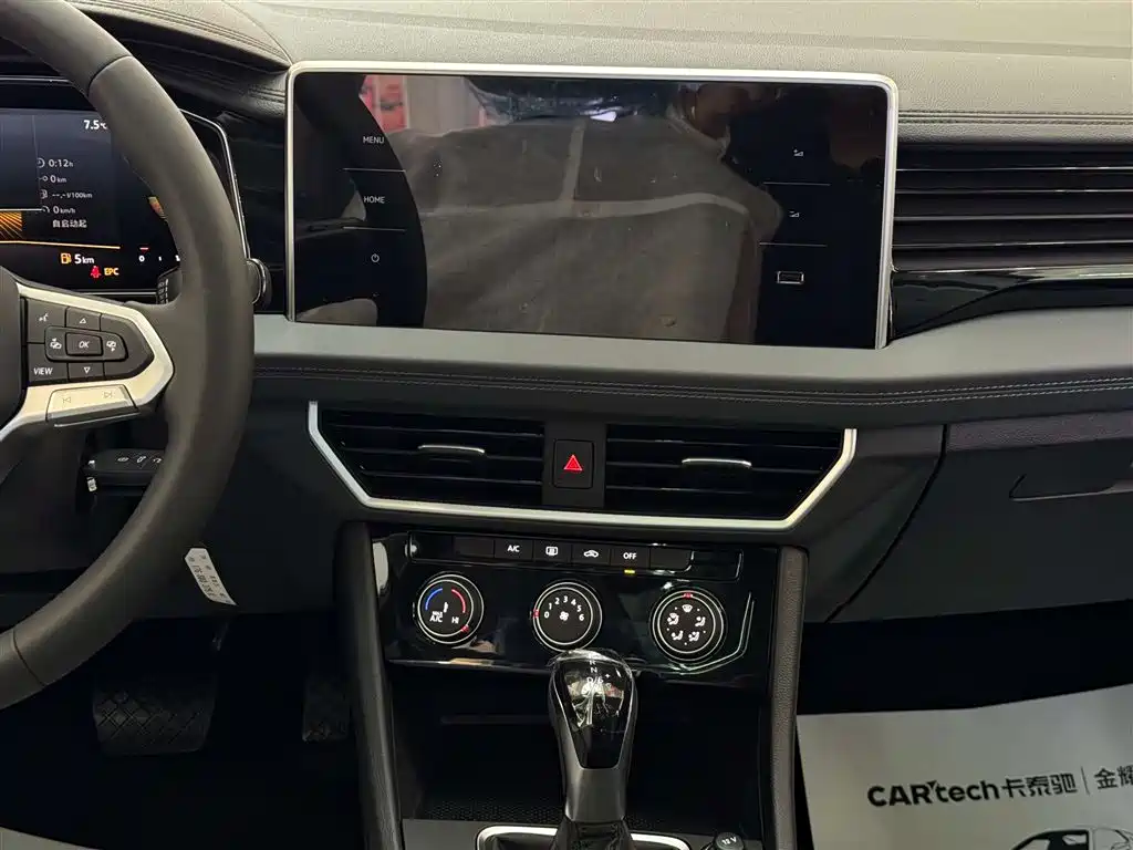 Volkswagen Sagitar 2025 Model Year Facelift 300TSI DSG Soaring Edition фото 31