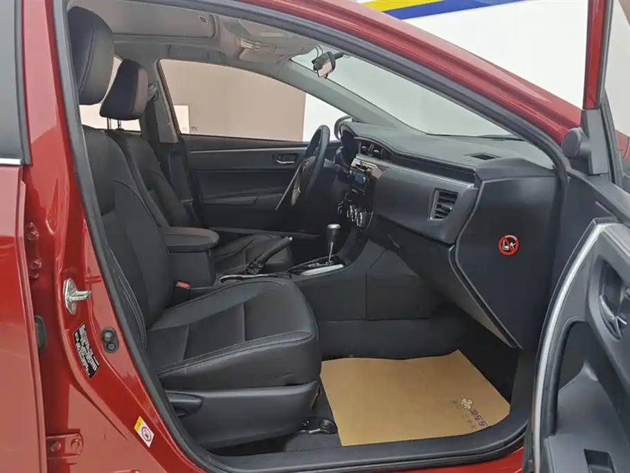 Toyota Corolla 2014 1.6L CVT GL-i Leather Edition фото 8