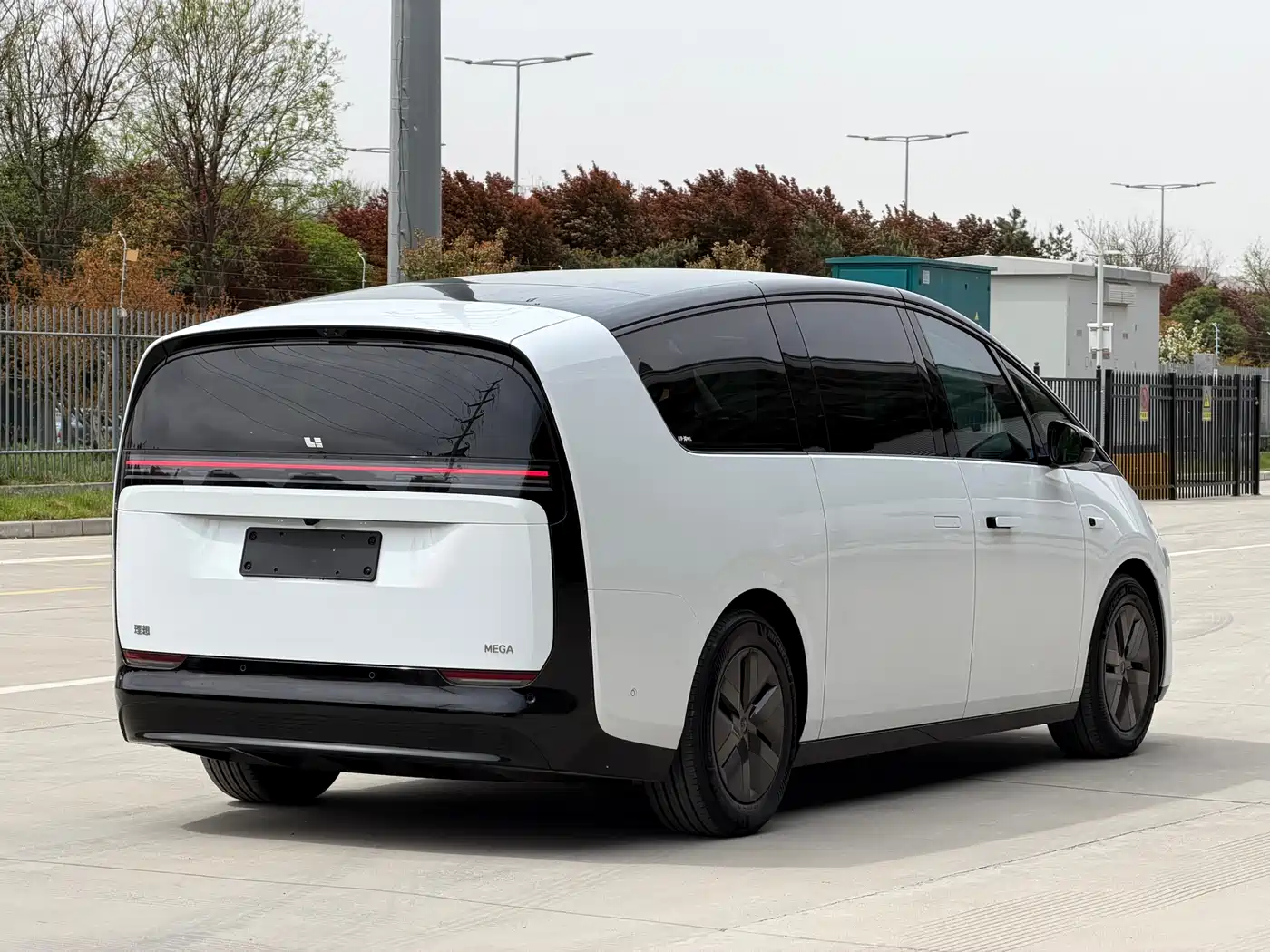 Li Auto IDEAL MEGA
