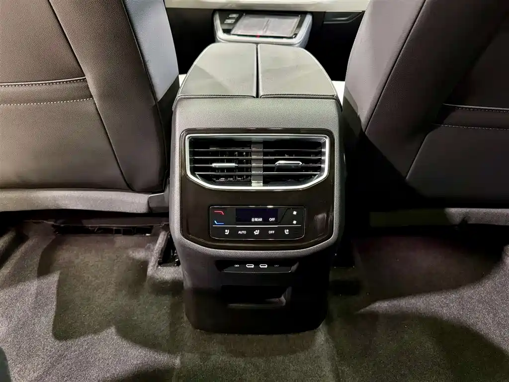 Volkswagen Talagon 2025 450TSI R-Line 6-Seater фото 20