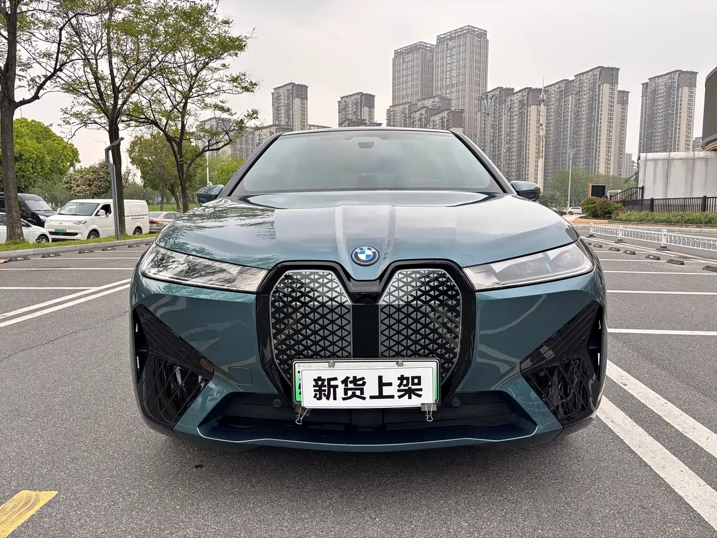 BMW iX 2022 xDrive40 фото 2