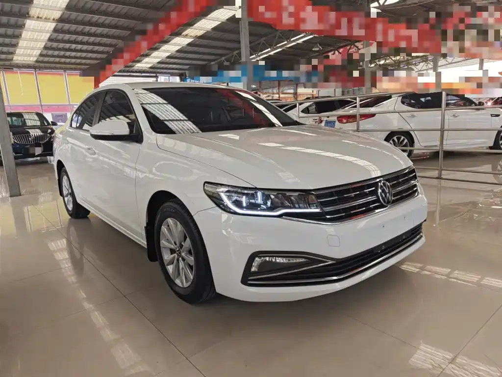 VOLKSWAGEN BORA