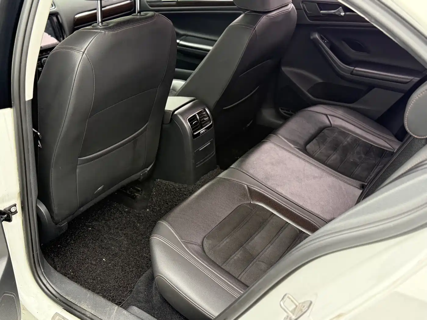 Volkswagen Sagitar 2017 230TSI Automatic Luxury фото 8