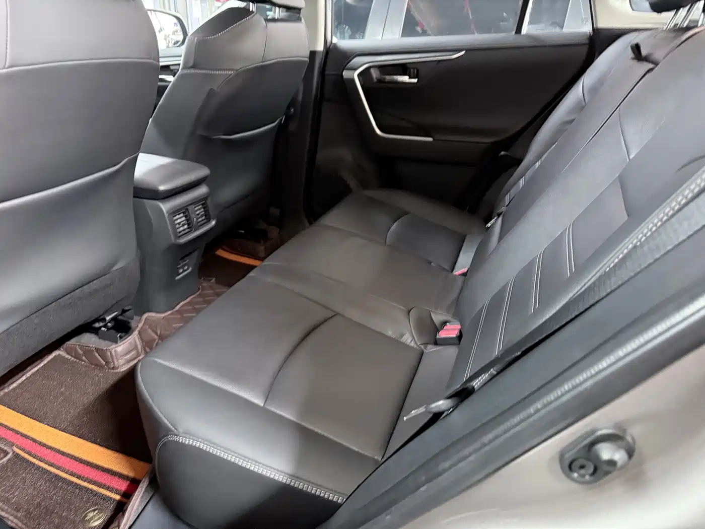 Toyota RAV4 Rongfang 2024 2.0L CVT FWD Style Plus Edition фото 11