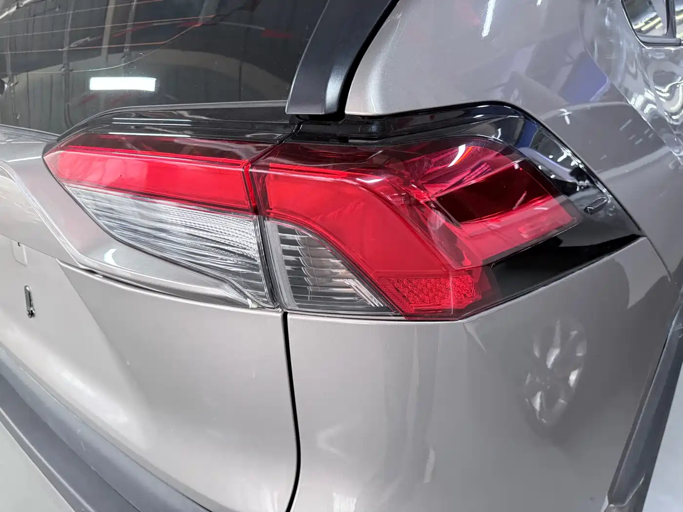 Toyota RAV4 Rongfang 2024 2.0L CVT FWD Style Plus Edition фото 20