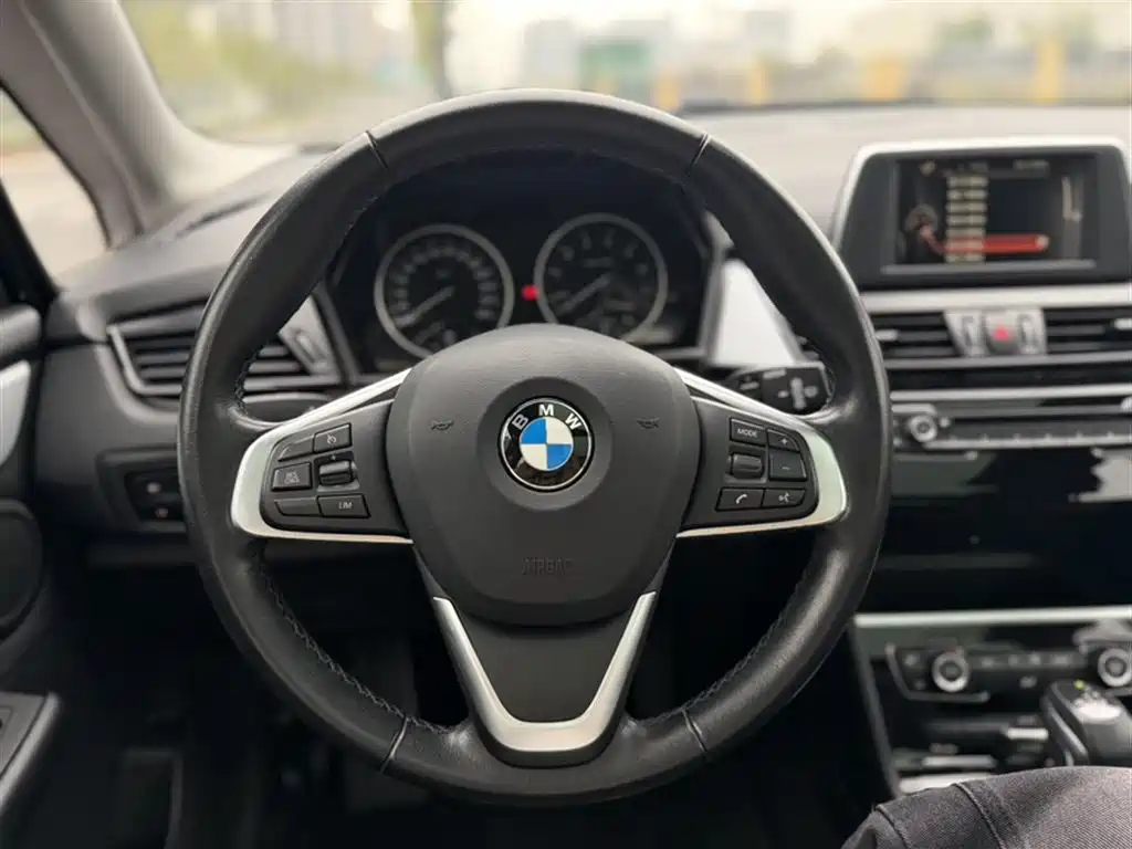 BMW 2 Series Touring 2016 220i Leading Model фото 19