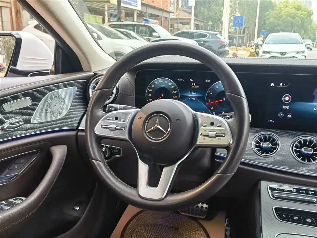 MERCEDES-BENZ CLS