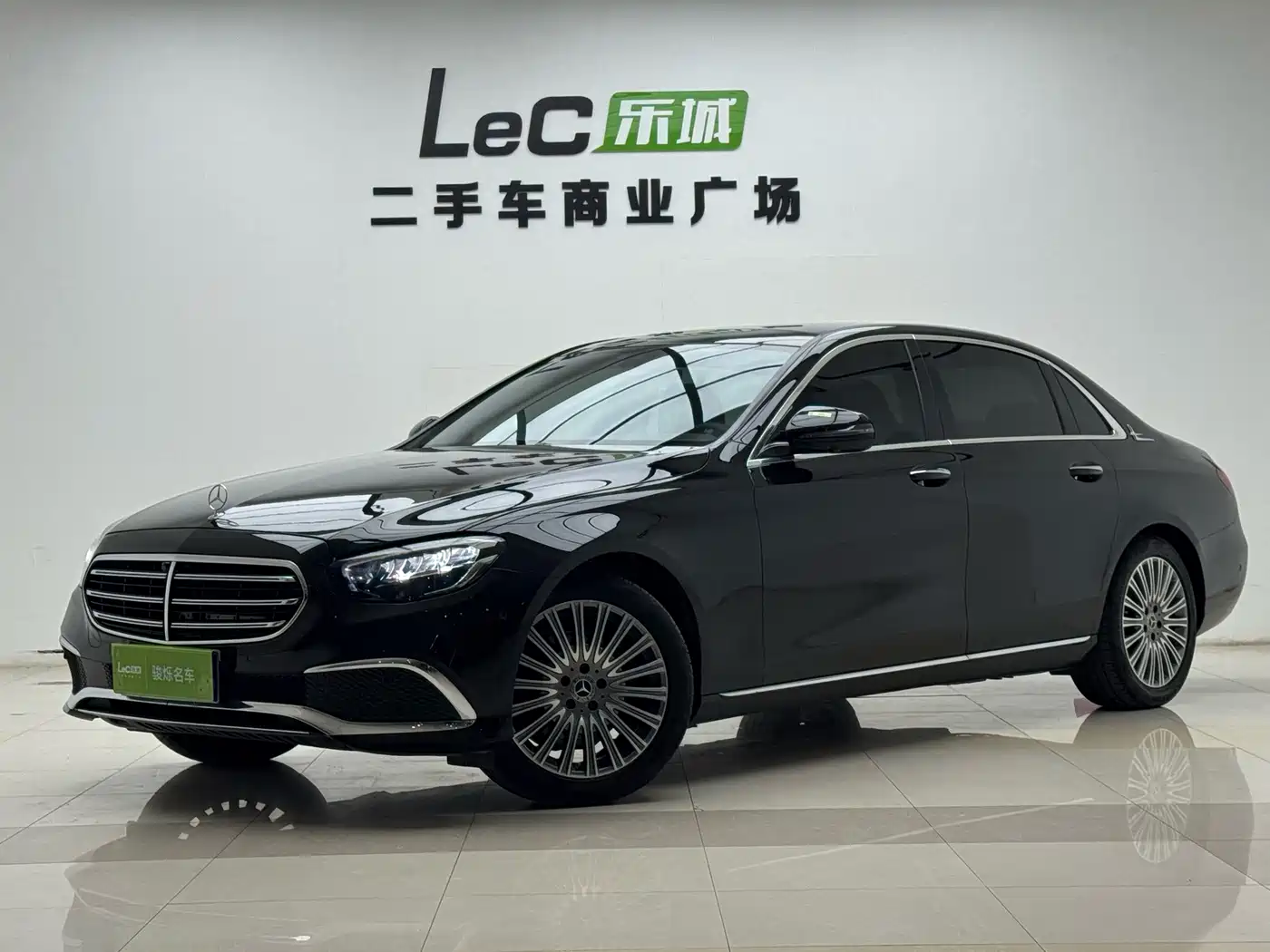 Фото 1 - Mercedes-Benz E-Class