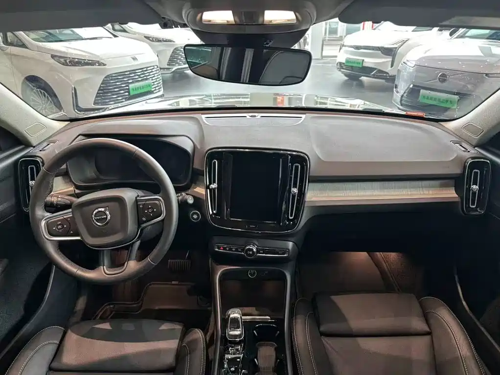 Volvo XC40 2024 2024 B4 AWD Smart Elite Luxury Edition