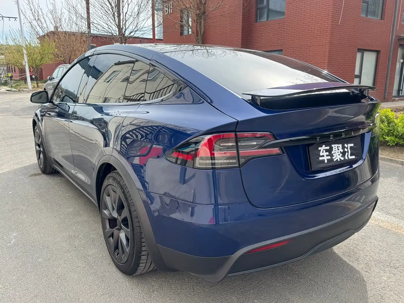 TESLA MODEL X