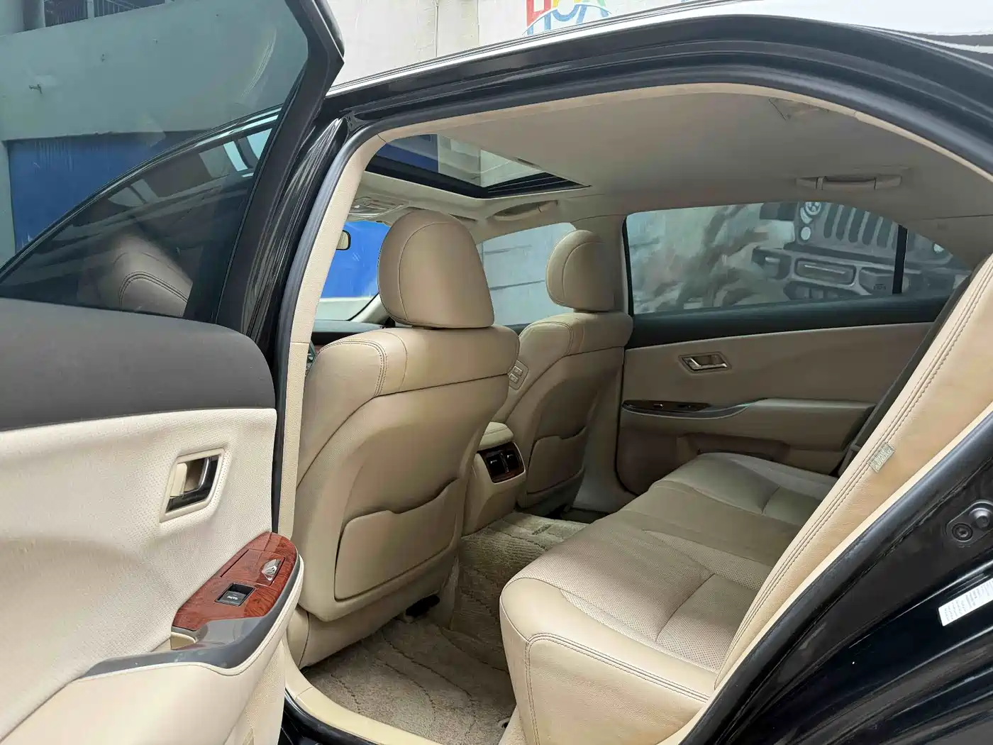 Toyota Crown 2012 2.5L Royal Leather Edition фото 9