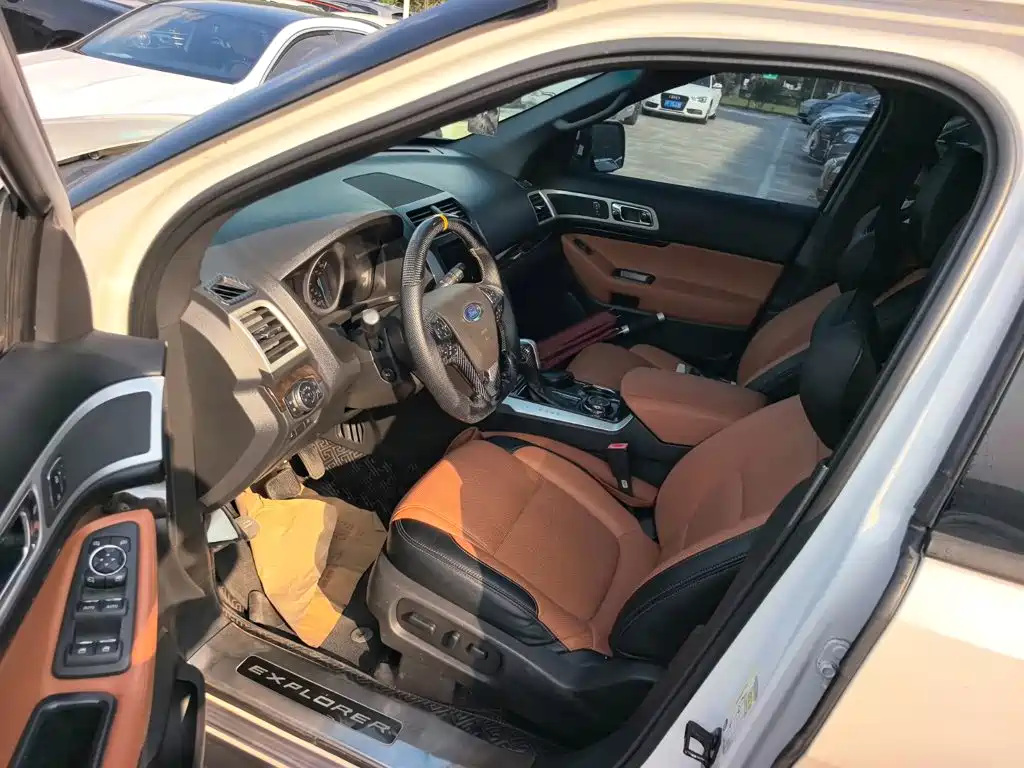 Ford Explorer (Import) 2013 2013 3.5L Premium Edition
