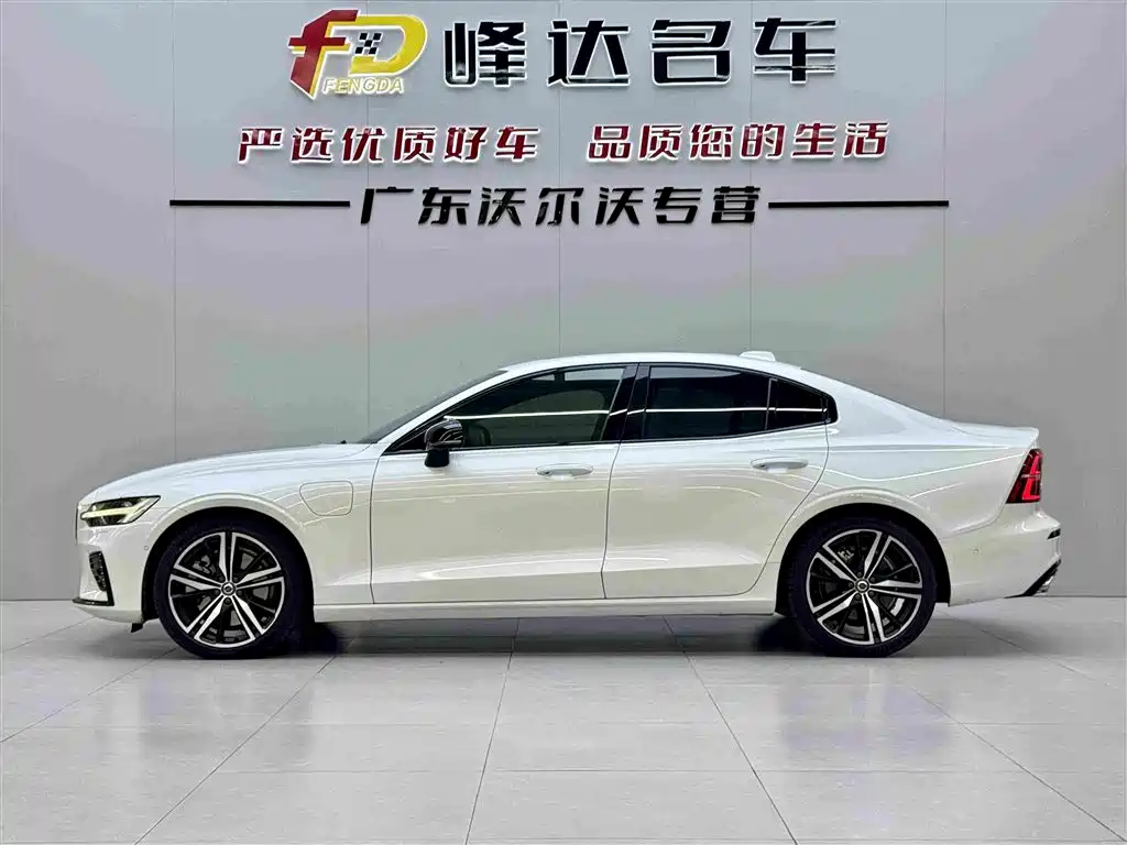 Volvo S60 Plug-in Hybrid 2021 2021 T8 Twin Engine AWD R-Design Sport Edition