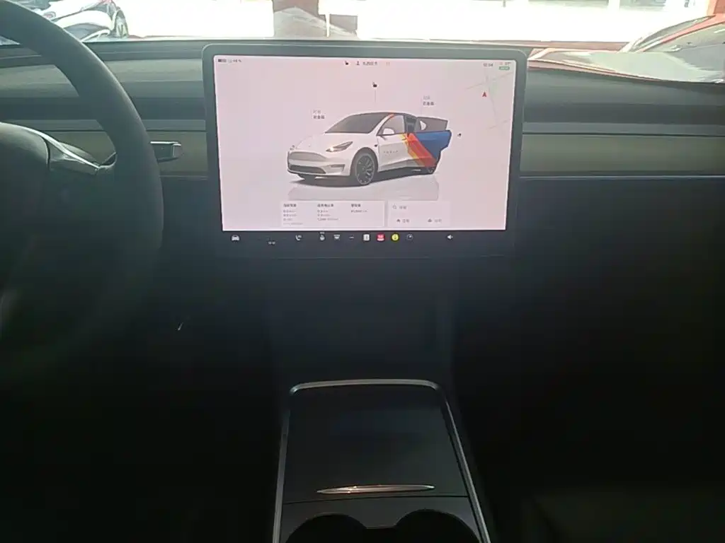 Фото 13 - Tesla Model Y