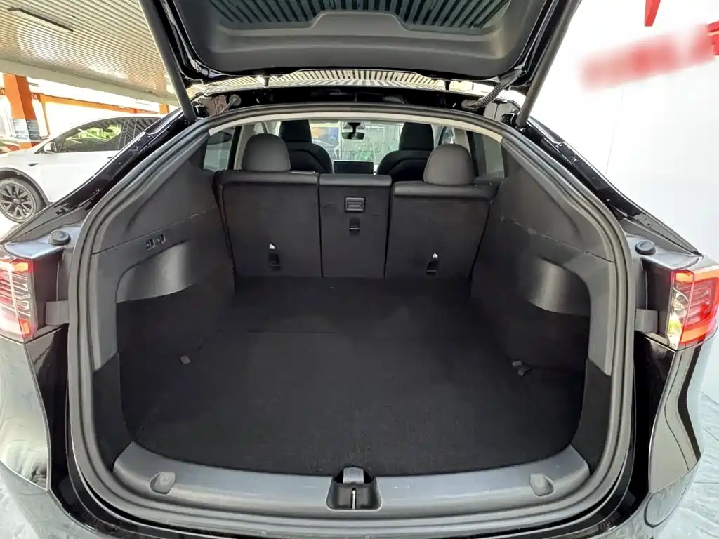 Фото 19 - Tesla Model Y