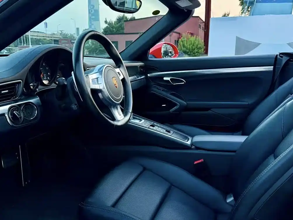 Photo 10 - Porsche 911