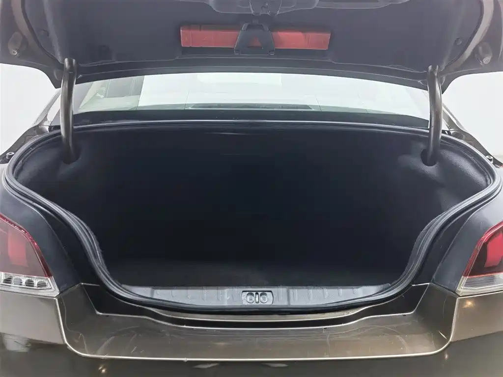 Peugeot 508 2015 1.8THP Auto Flagship Edition фото 16