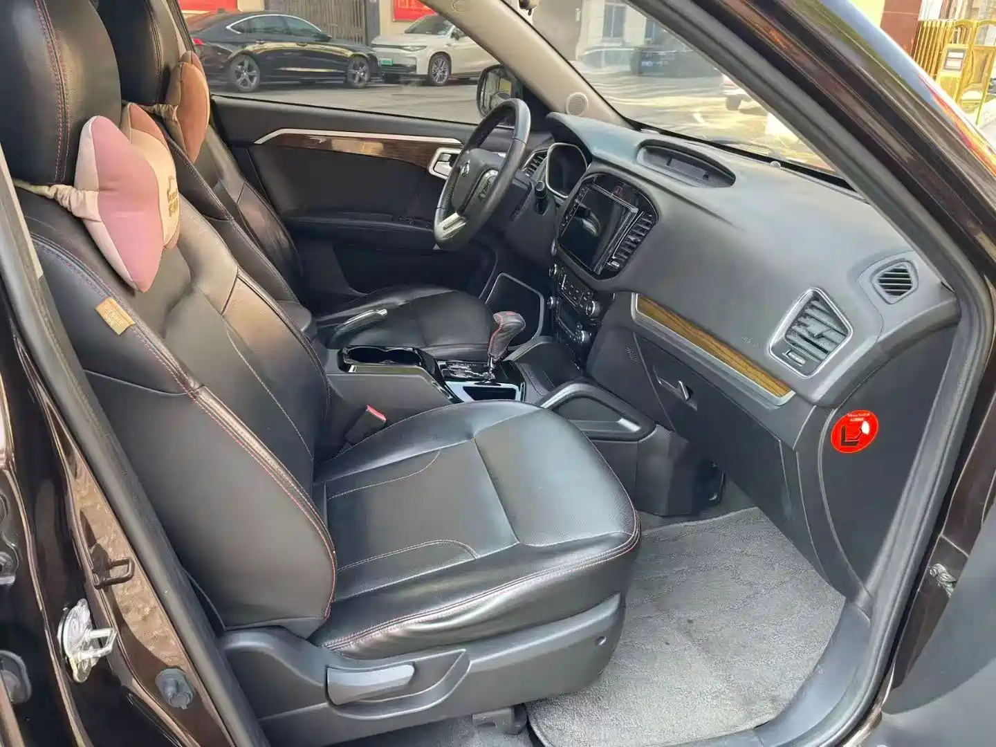 Фото 7 - Geely GX7