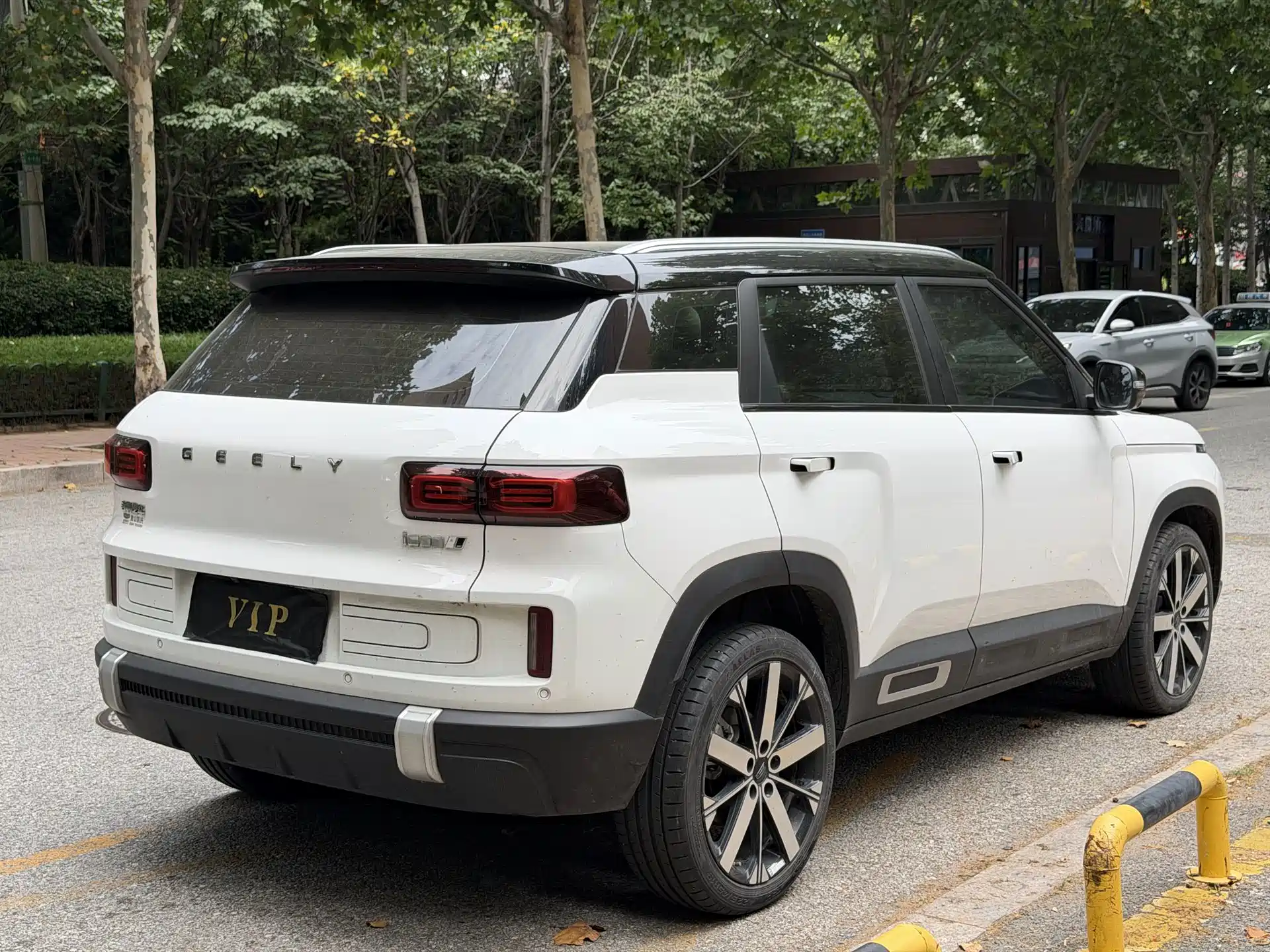 Фото 9 - Geely ICON